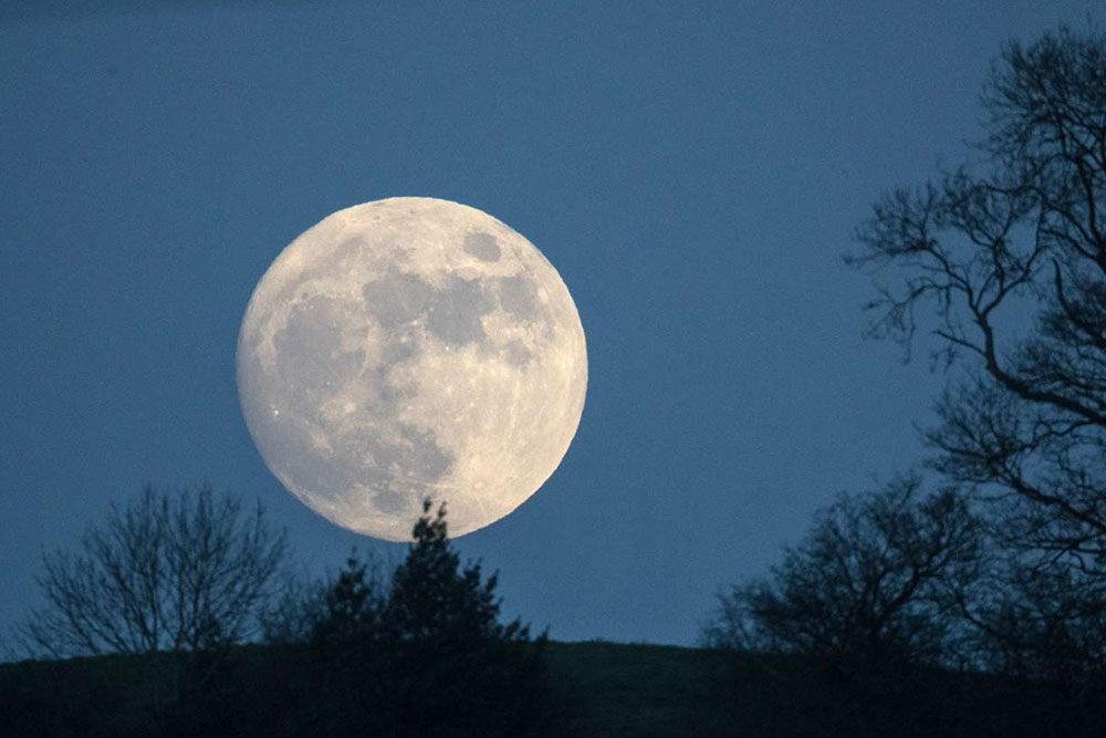 Следующее такое Суперлуние будет только через 17 лет Суперлуние